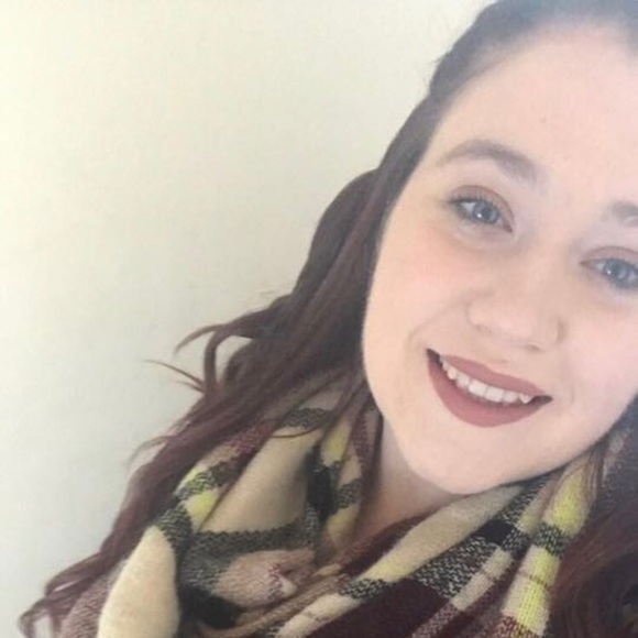 Meet your Posher, Alannah - Picture 1 of 1